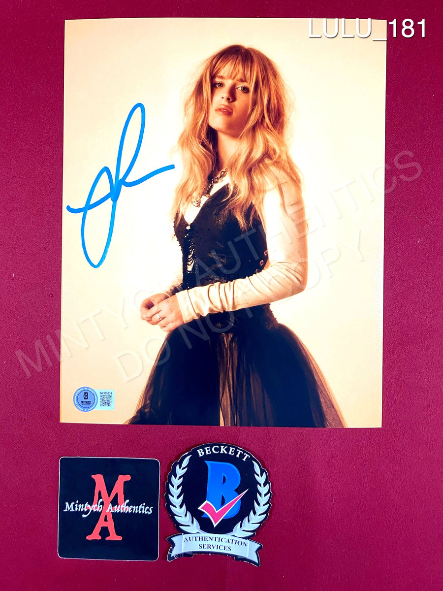 LULU_181 - 8x10 Photo Autographed By Lulu Wilson – Mintych Authentics
