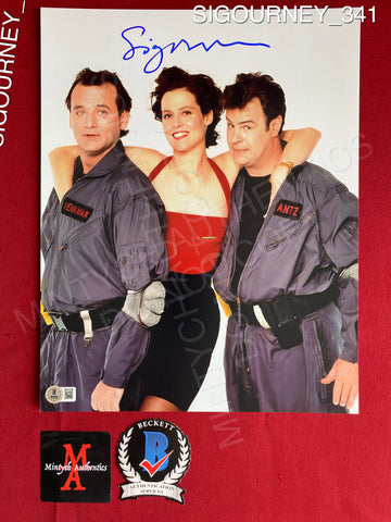 SIGOURNEY_341 - 11x14 Photo Autographed By Sigourney Weaver