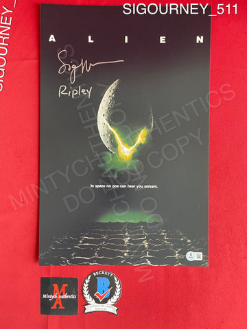 SIGOURNEY_511 - 11x17 Photo Autographed By Sigourney Weaver