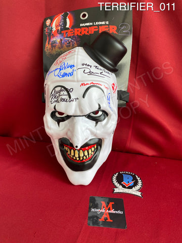 TERRIFIER_011 - Art The Clown Vacuform Trick Or Treat Studios Mask Autographed By David Thornton, Lauren LaVera, Elliott Fullam, Sam Scaffidi, Alexa Robertson, Antonella Rose, Mason Mecartea, Krsy Fox, Margaret Florence, Amelie McClain & Damien Leone