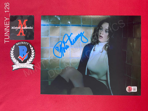 TUNNEY_126 - 8x10 Photo Autographed By Robin Tunney