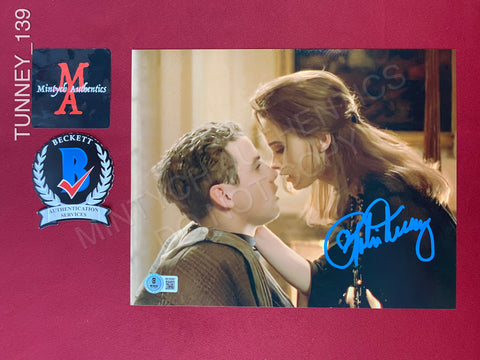 TUNNEY_139 - 8x10 Photo Autographed By Robin Tunney