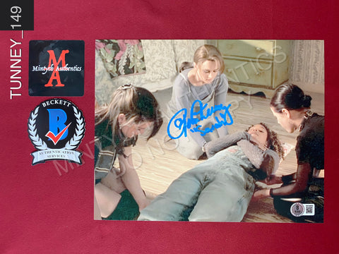 TUNNEY_149 - 8x10 Photo Autographed By Robin Tunney