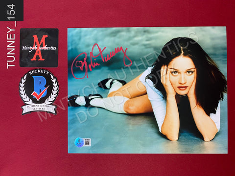 TUNNEY_154 - 8x10 Photo Autographed By Robin Tunney