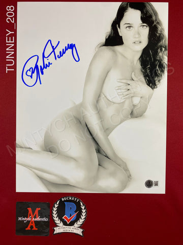 TUNNEY_208 - 11x14 Photo Autographed By Robin Tunney