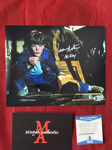 ASTIN_009 - 8x10 Photo Autographed By Sean Astin