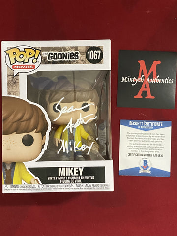 ASTIN_226 - The Goonies Mikey 1067 Funko Pop! Autographed By Sean Astin