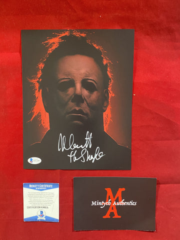 CASTLE_126 - 8x10 Photo Autographed By Nick Castle