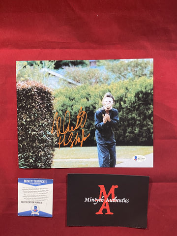 CASTLE_164 - 8x10 Photo Autographed By Nick Castle