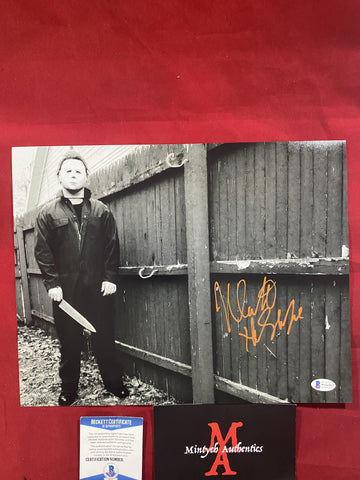 CASTLE_257 - 11x14 Photo Autographed By Nick Castle