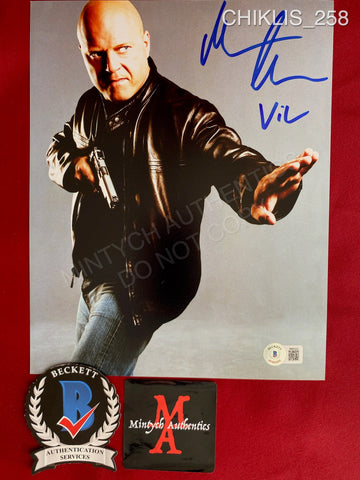 CHIKLIS_258 - 8x10 Photo Autographed By Michael Chiklis