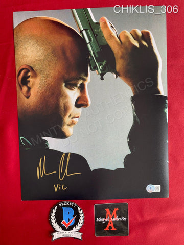CHIKLIS_306 - 11x14 Photo Autographed By Michael Chiklis