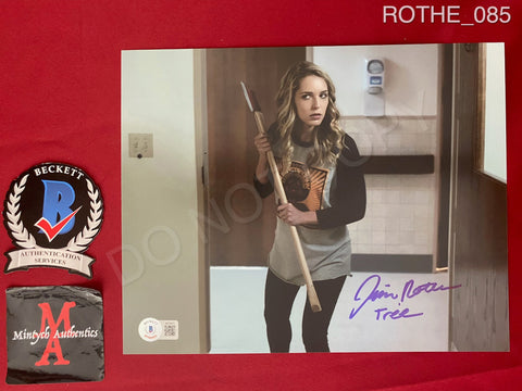 ROTHE_085 - 8x10 Photo Autographed By Jessica Rothe
