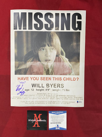 SCHNAPP_049 - 11x14 Photo Autographed By Noah Schnapp