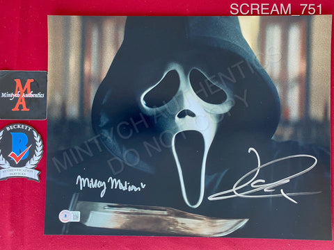 SCREAM_751 - 11x14 Photo Autographed By Mikey Madison & Jack Quaid