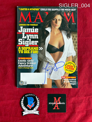 SIGLER_004 - Maxim May 2006 Magazine Autographed By Jamie-Lynn Sigler