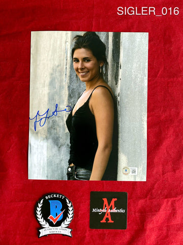 SIGLER_016 - 8x10 Photo Autographed By Jamie-Lynn Sigler