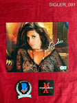 SIGLER_091 - 8x10 Photo Autographed By Jamie-Lynn Sigler