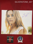 SILVERSTONE_057 - 11x14 Photo Autographed By Alicia Silverstone