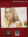 SILVERSTONE_058 - 11x14 Photo Autographed By Alicia Silverstone