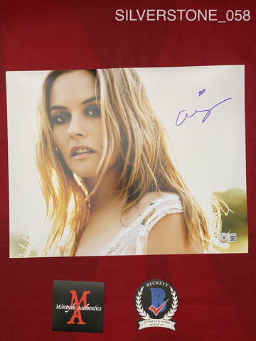 SILVERSTONE_058 - 11x14 Photo Autographed By Alicia Silverstone